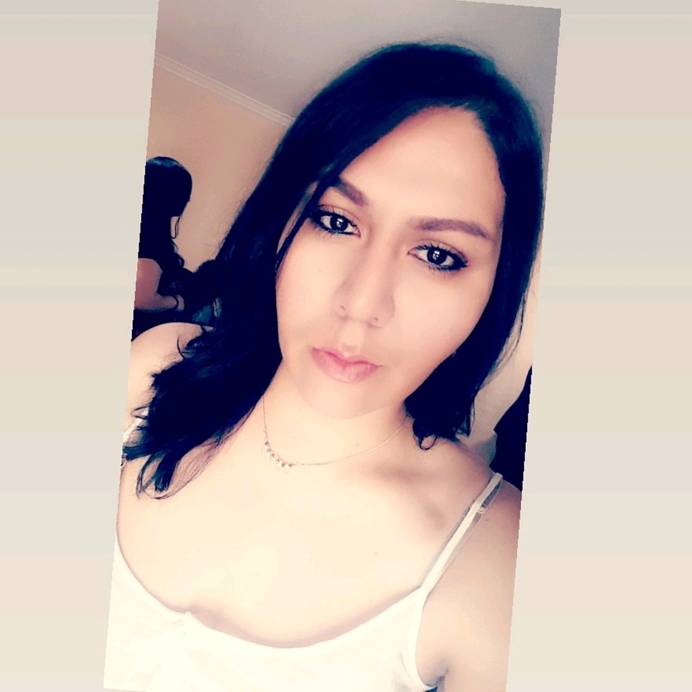 Meet your Posher, Claudia